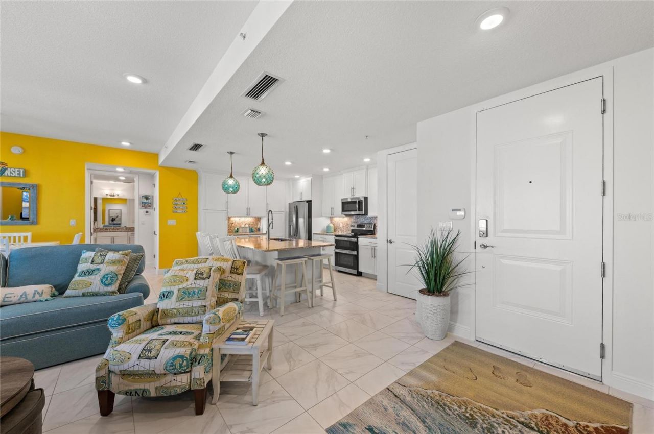 387 Aruba Circle, Unit 301, Bradenton, FL 34209 Photo