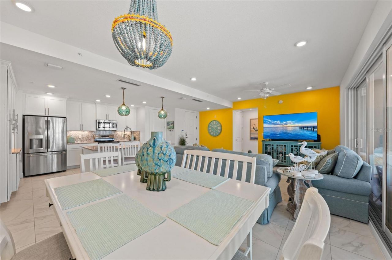 387 Aruba Circle, Unit 301, Bradenton, FL 34209 Photo