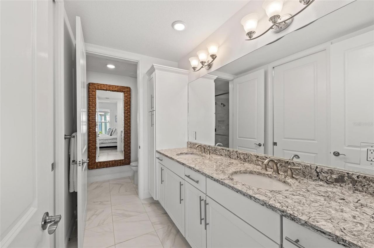 387 Aruba Circle, Unit 301, Bradenton, FL 34209 Photo