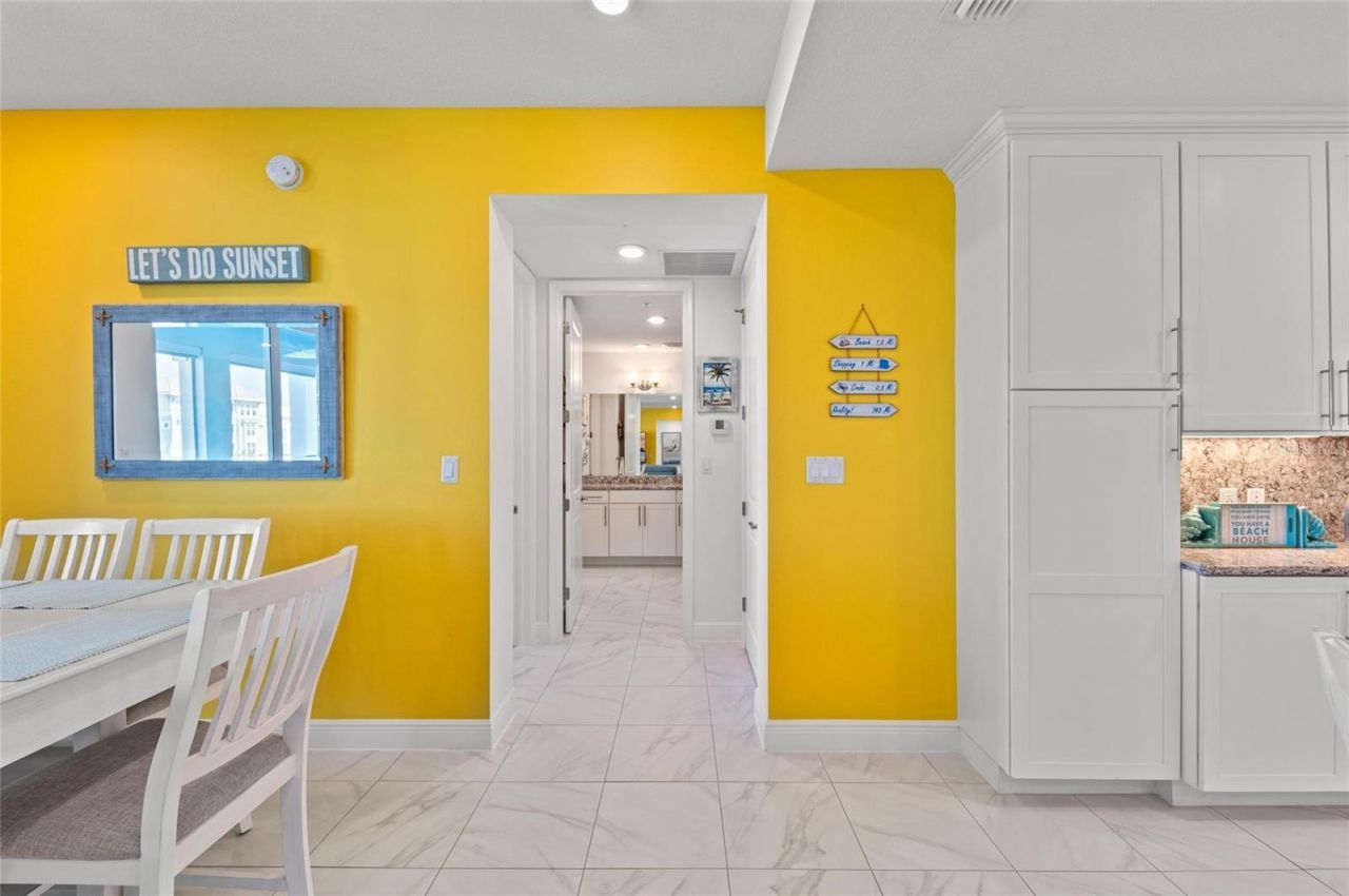 387 Aruba Circle, Unit 301, Bradenton, FL 34209 Photo