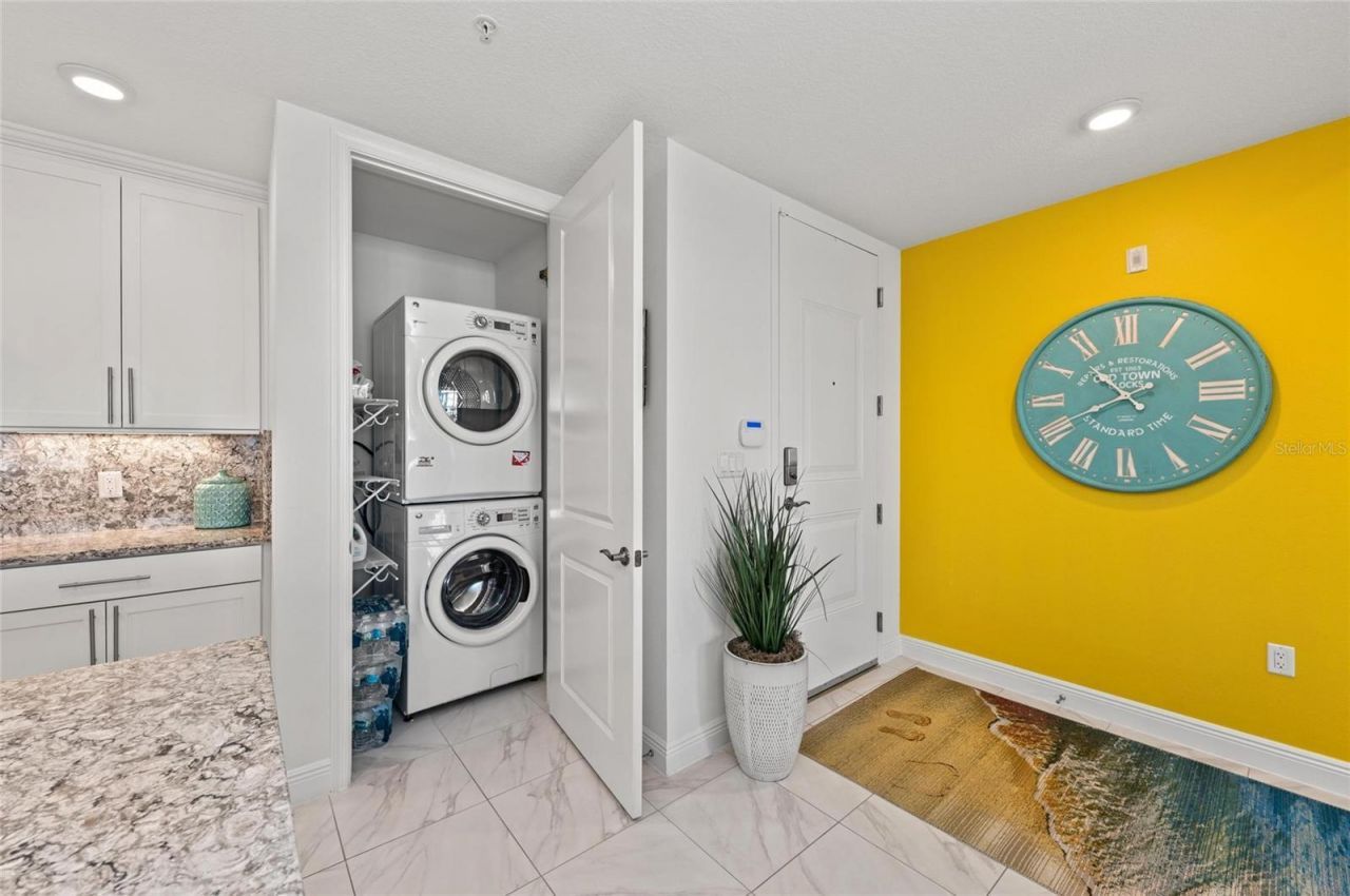 387 Aruba Circle, Unit 301, Bradenton, FL 34209 Photo