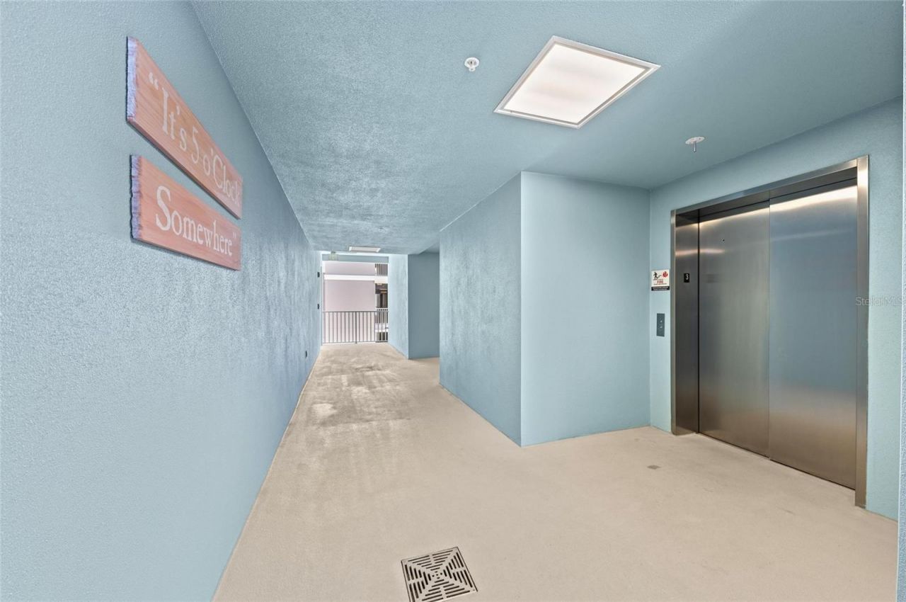 387 Aruba Circle, Unit 301, Bradenton, FL 34209 Photo