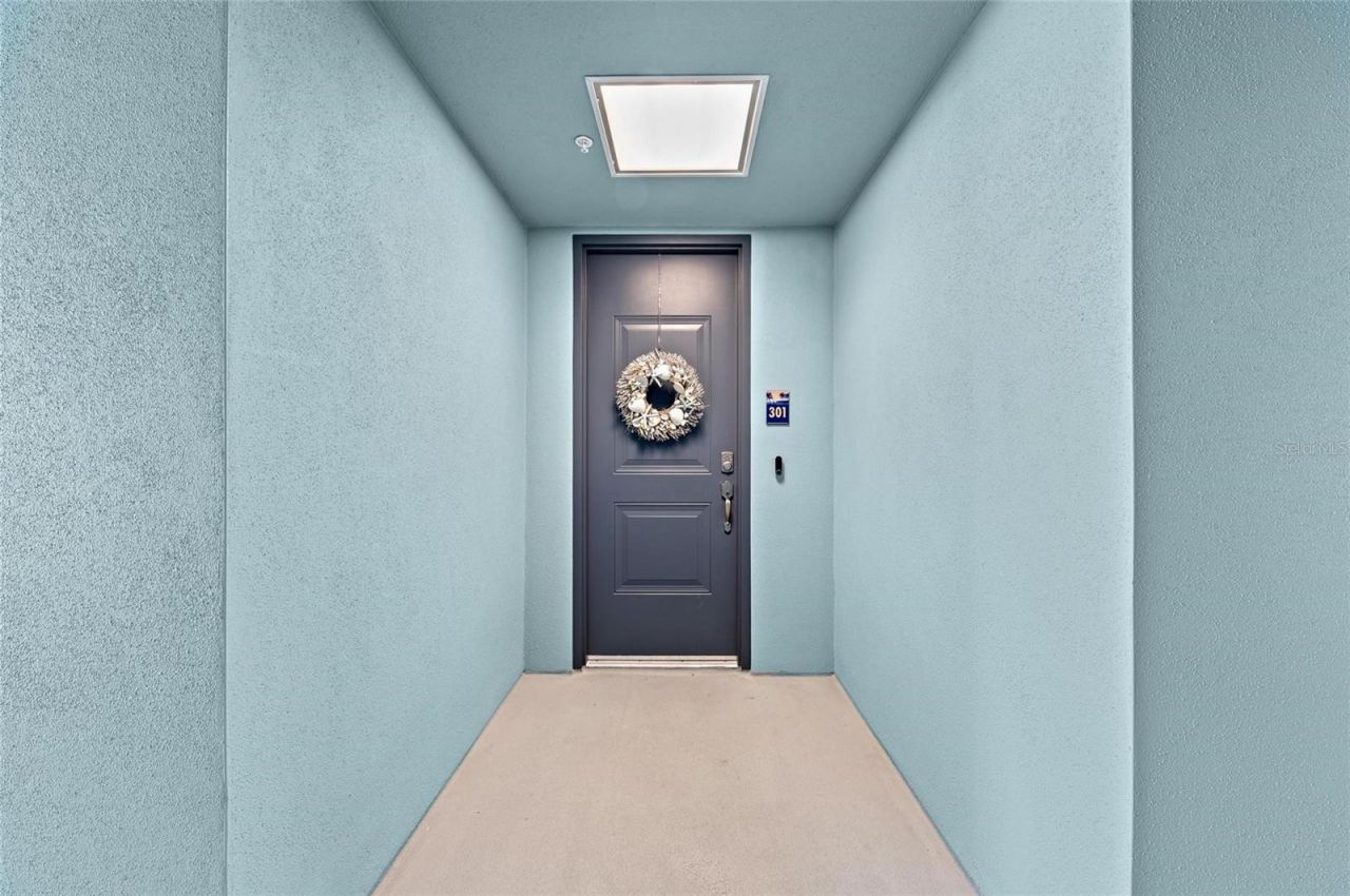 387 Aruba Circle, Unit 301, Bradenton, FL 34209 Photo