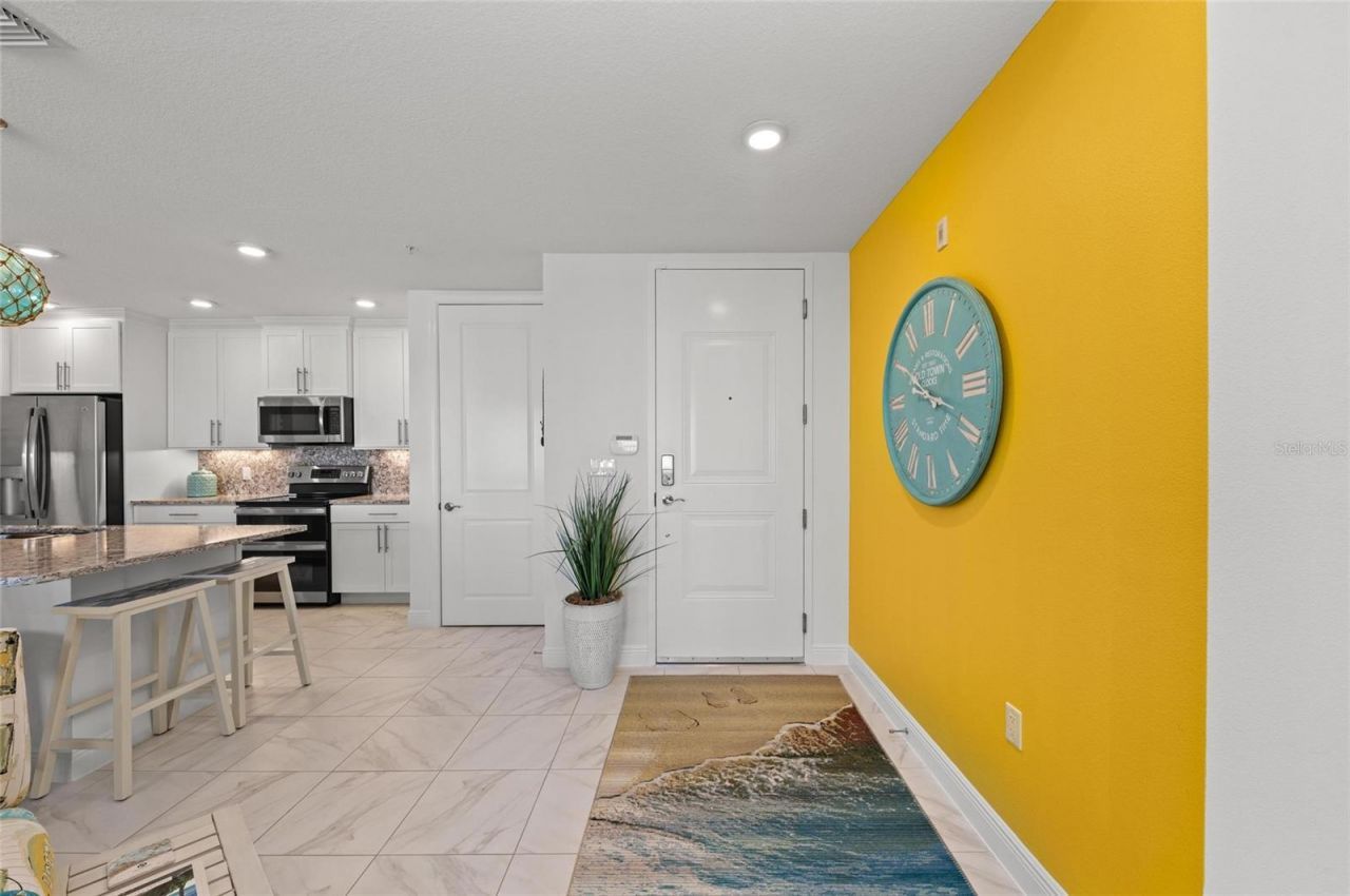 387 Aruba Circle, Unit 301, Bradenton, FL 34209 Photo