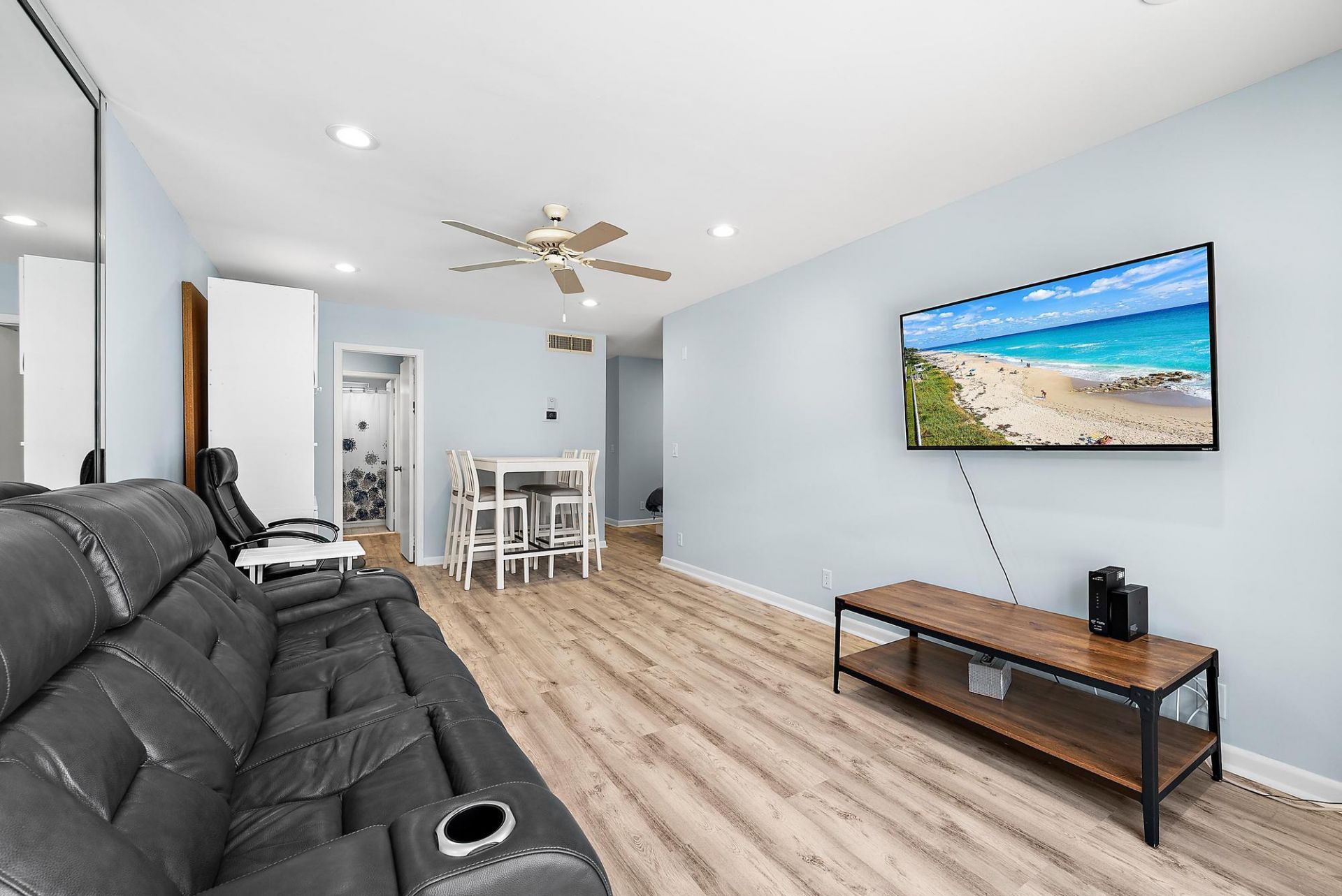 3851 N Ocean Boulevard, Unit 202, Gulf Stream, FL 33483 Photo