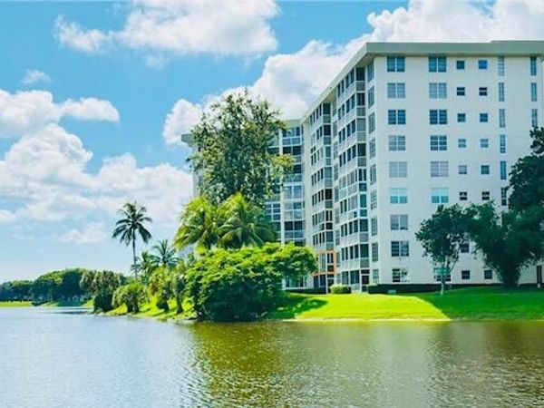 3051 N Course Drive, Unit 807, Pompano Beach, FL 33069
