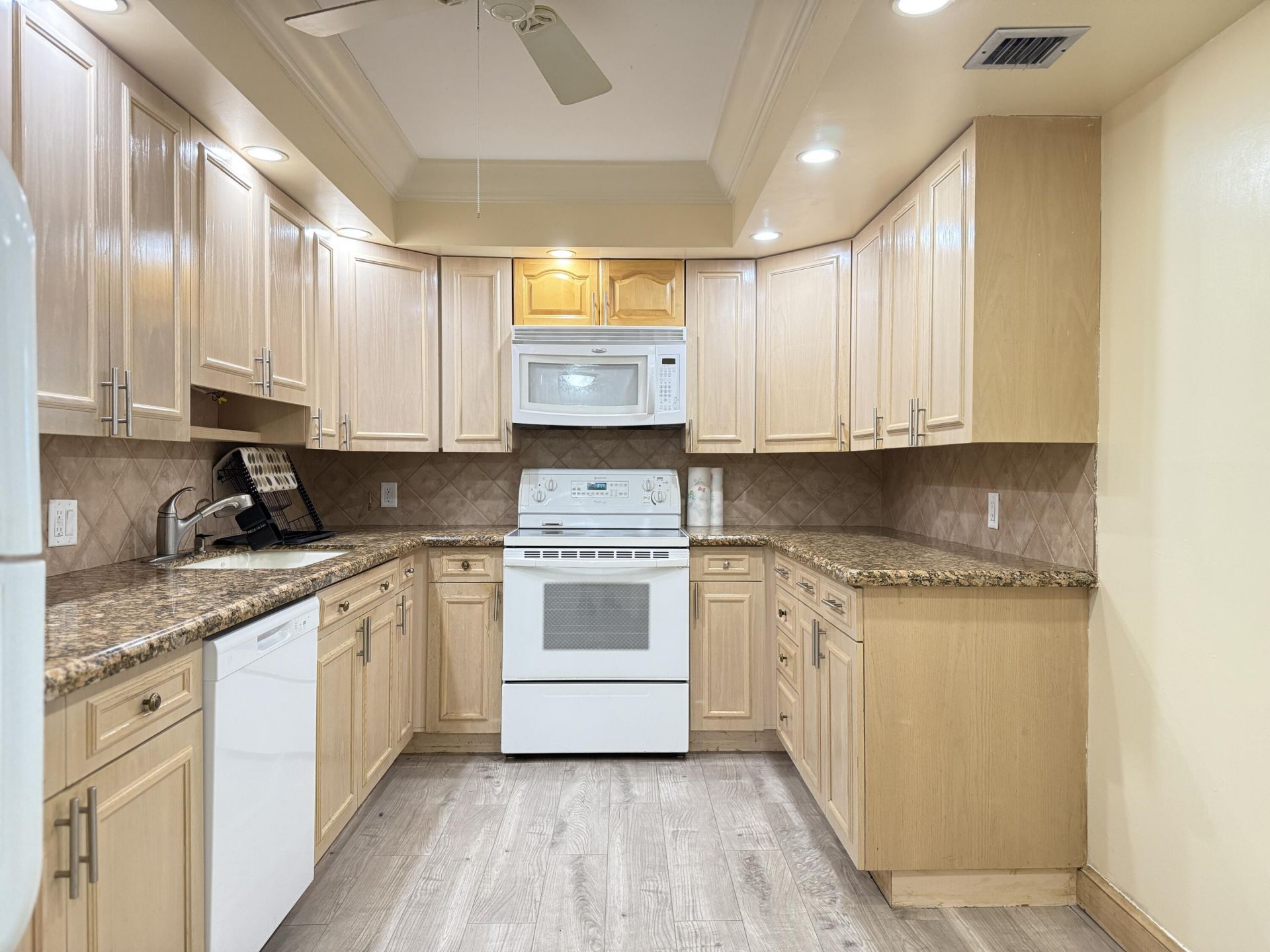 3051 N Course Drive, Unit 807, Pompano Beach, FL 33069 Photo