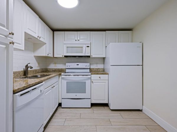 1505 Crescent Circle, Unit A8, Lake Park, FL 33403