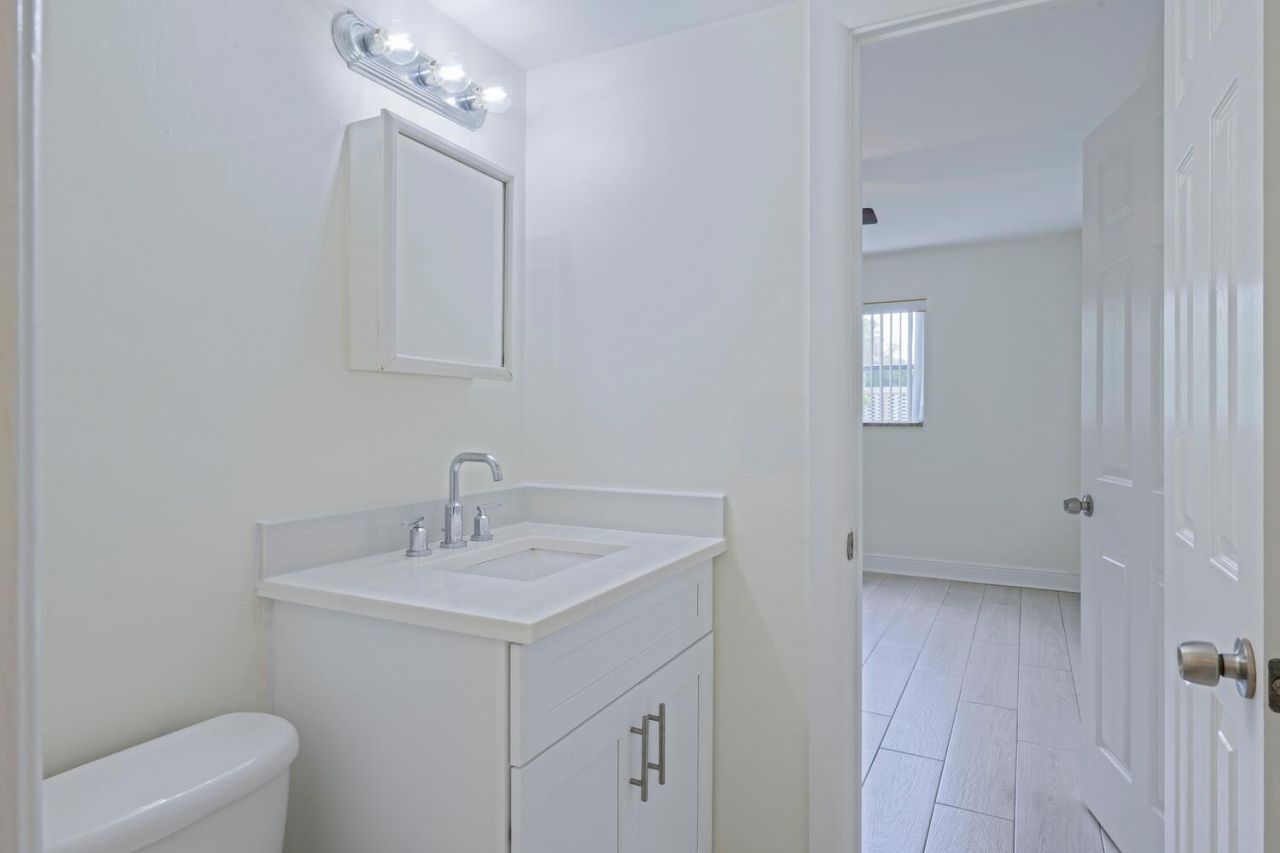 1505 Crescent Circle, Unit A8, Lake Park, FL 33403 Photo