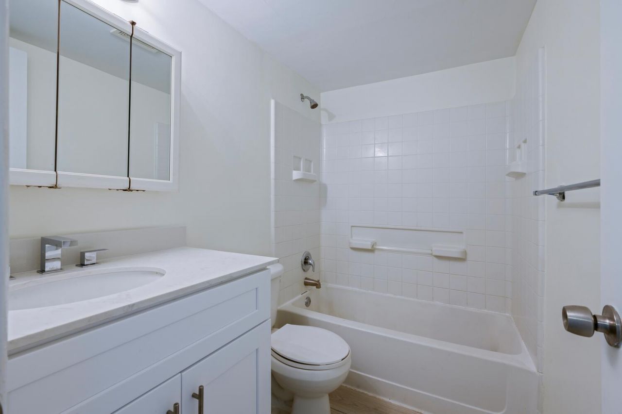 1505 Crescent Circle, Unit A8, Lake Park, FL 33403 Photo