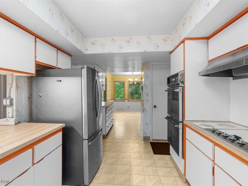 16125 Parkland Drive, Cleveland, OH 44120 Photo 14