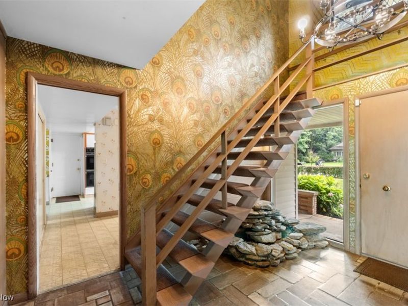 16125 Parkland Drive, Cleveland, OH 44120 Photo 23