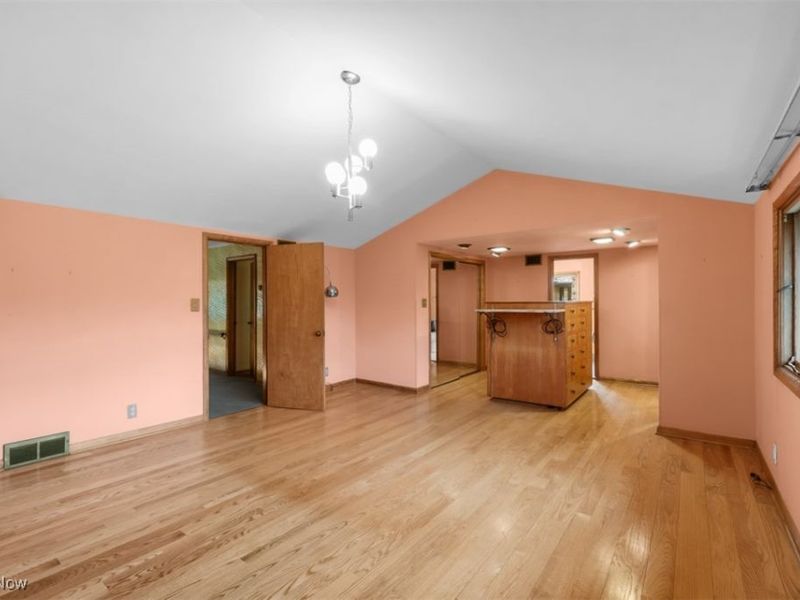 16125 Parkland Drive, Cleveland, OH 44120 Photo 28