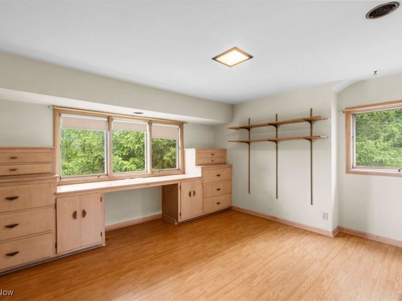 16125 Parkland Drive, Cleveland, OH 44120 Photo 32