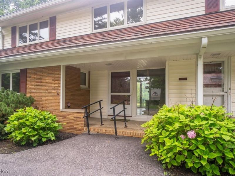 16125 Parkland Drive, Cleveland, OH 44120 Photo 4