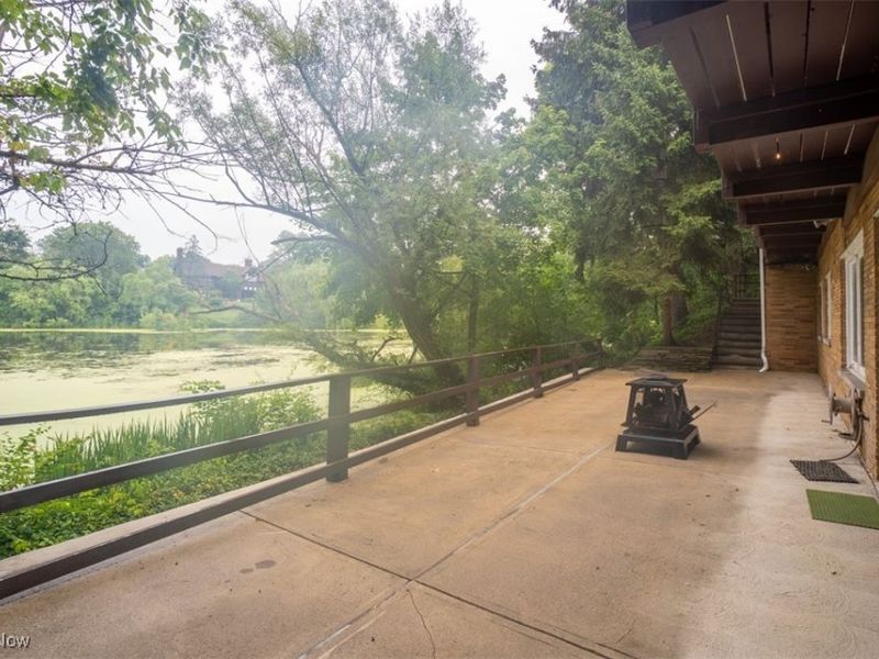 16125 Parkland Drive, Cleveland, OH 44120 Photo 42