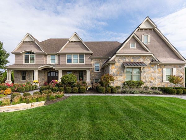 39W162 Long Meadow Lane, St. Charles, IL 60175