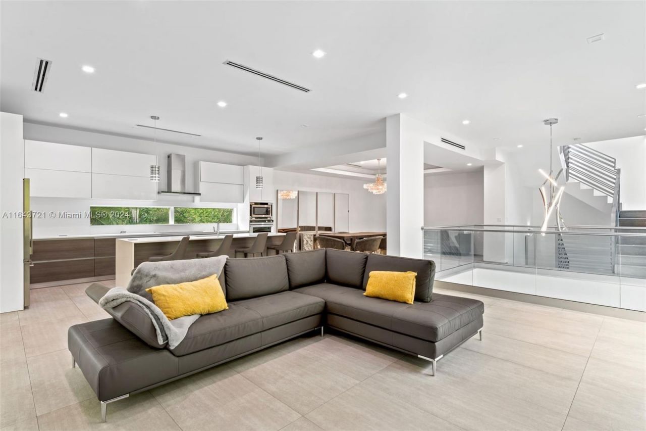 1510 SW 4th Ave, Miami, FL 33129 Photo