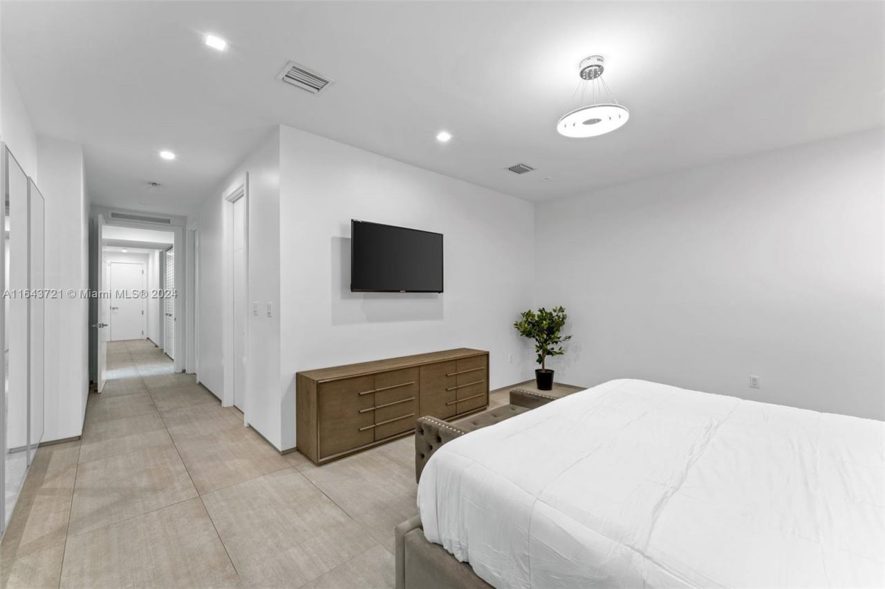 1510 SW 4th Ave, Miami, FL 33129 Photo