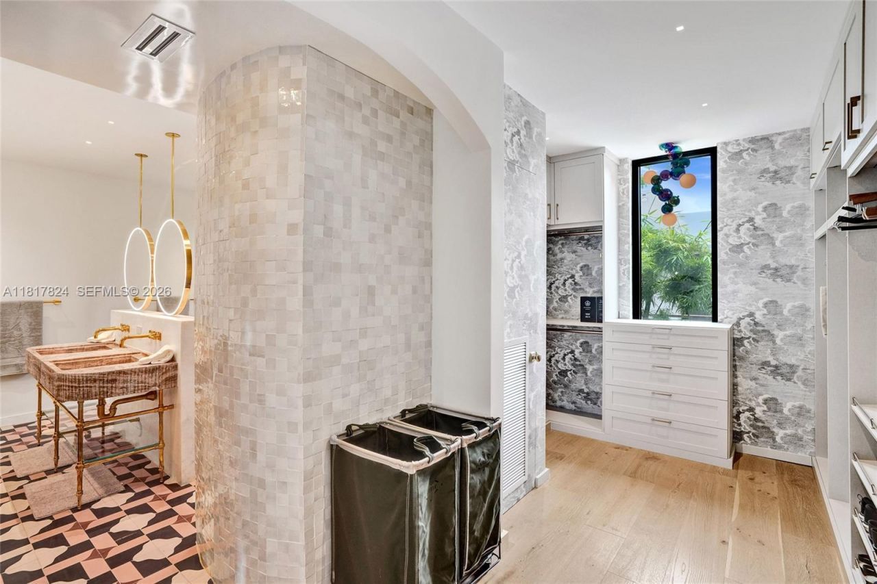 4061 Matheson Ave, Miami, FL 33133 Photo