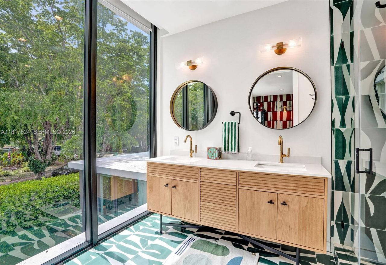 4061 Matheson Ave, Miami, FL 33133 Photo