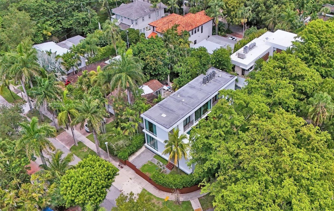 4061 Matheson Ave, Miami, FL 33133 Photo