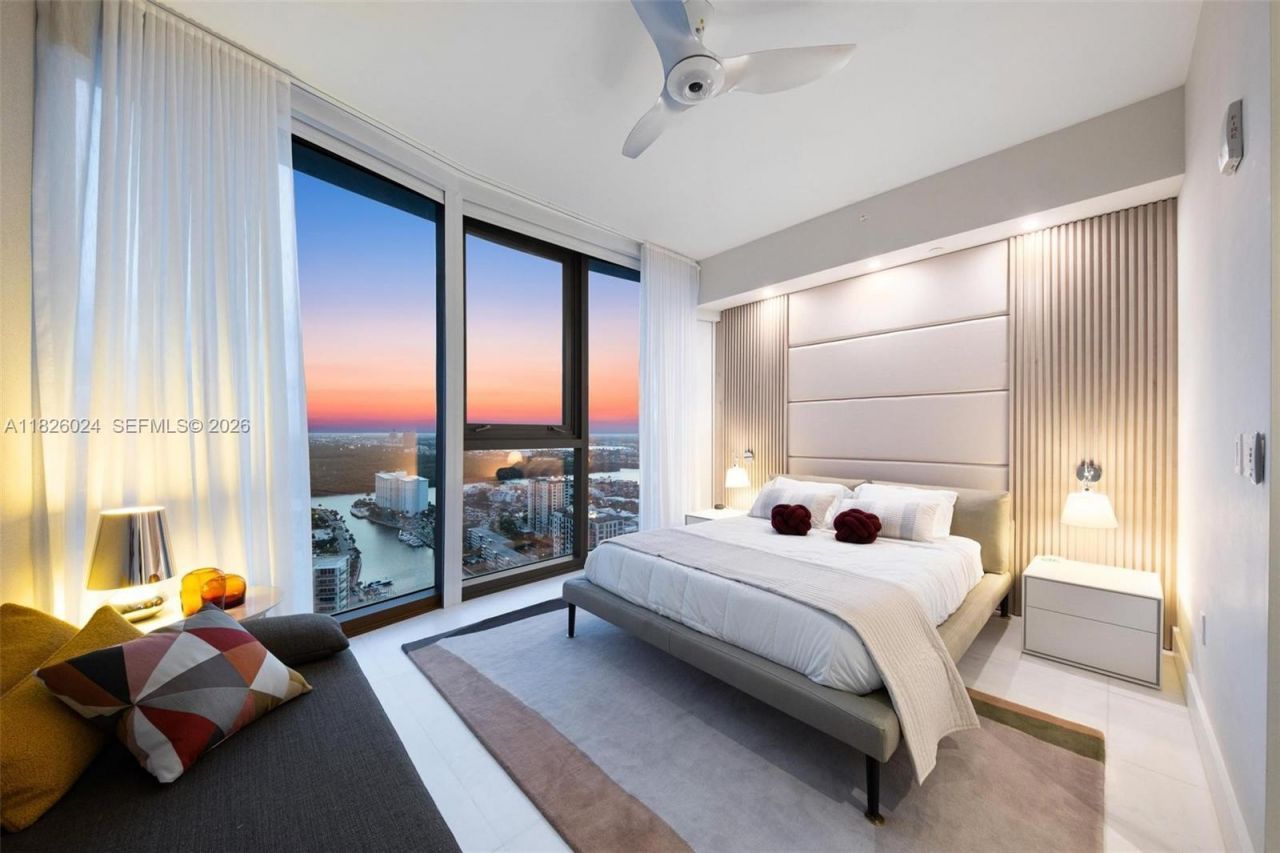 15701 Collins Ave, Unit 3001, Sunny Isles Beach, FL 33160 Photo