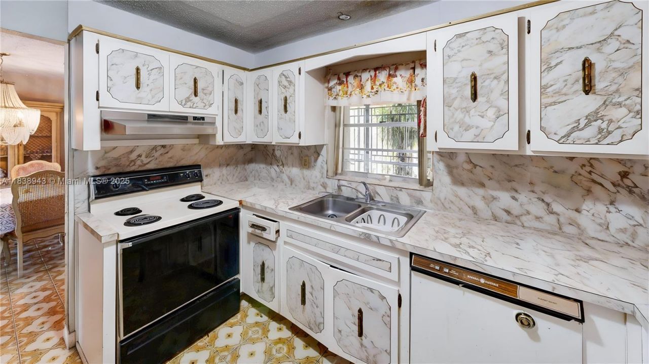 3005 SW 108th Ct, Miami, FL 33165 Photo