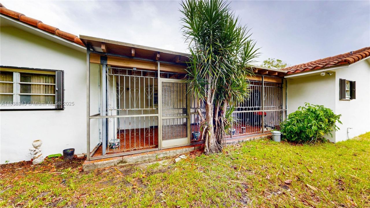 3005 SW 108th Ct, Miami, FL 33165 Photo