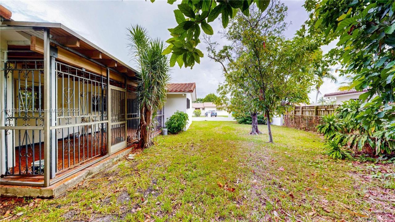 3005 SW 108th Ct, Miami, FL 33165 Photo