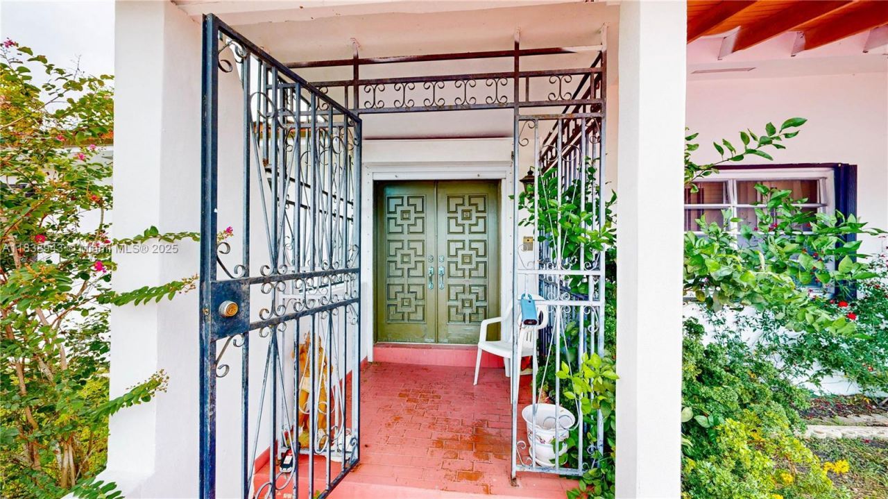 3005 SW 108th Ct, Miami, FL 33165 Photo