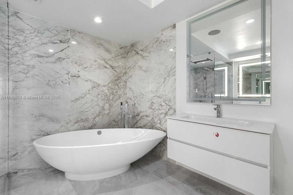 300 Sunny Isles Blvd, Unit 4-1808, Sunny Isles Beach, FL 33160 Photo