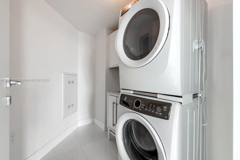 300 Sunny Isles Blvd, Unit 4-1808, Sunny Isles Beach, FL 33160 Photo