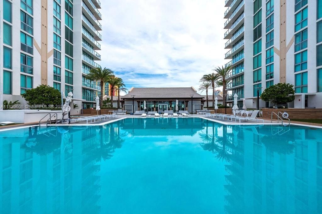 300 Sunny Isles Blvd, Unit 4-1808, Sunny Isles Beach, FL 33160 Photo