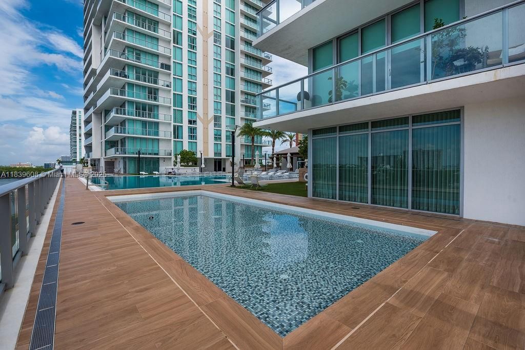 300 Sunny Isles Blvd, Unit 4-1808, Sunny Isles Beach, FL 33160 Photo