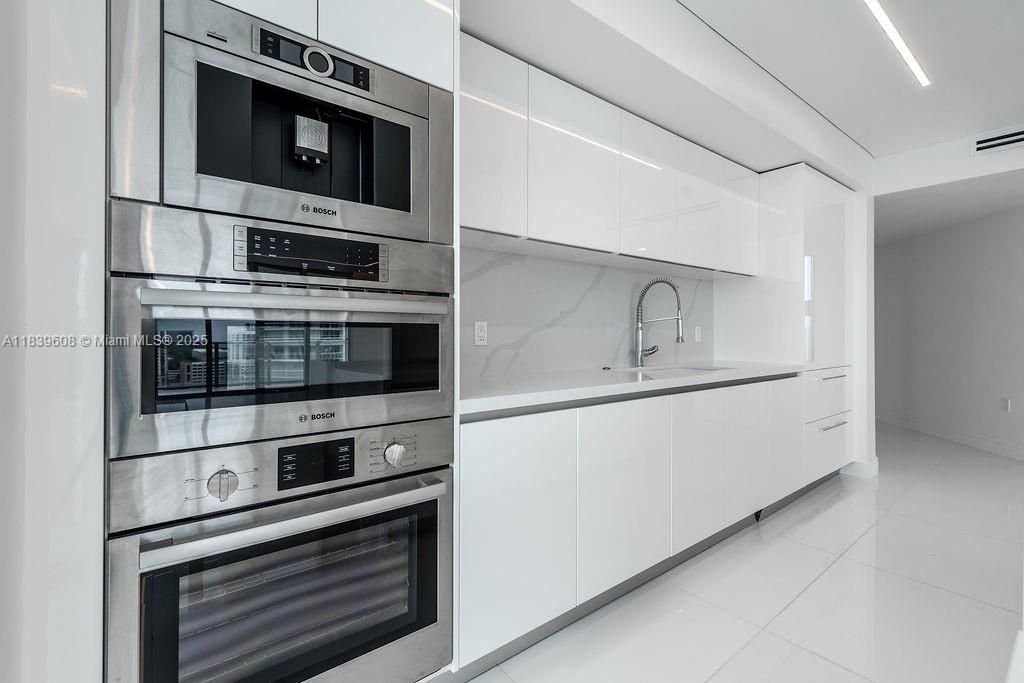 300 Sunny Isles Blvd, Unit 4-1808, Sunny Isles Beach, FL 33160 Photo