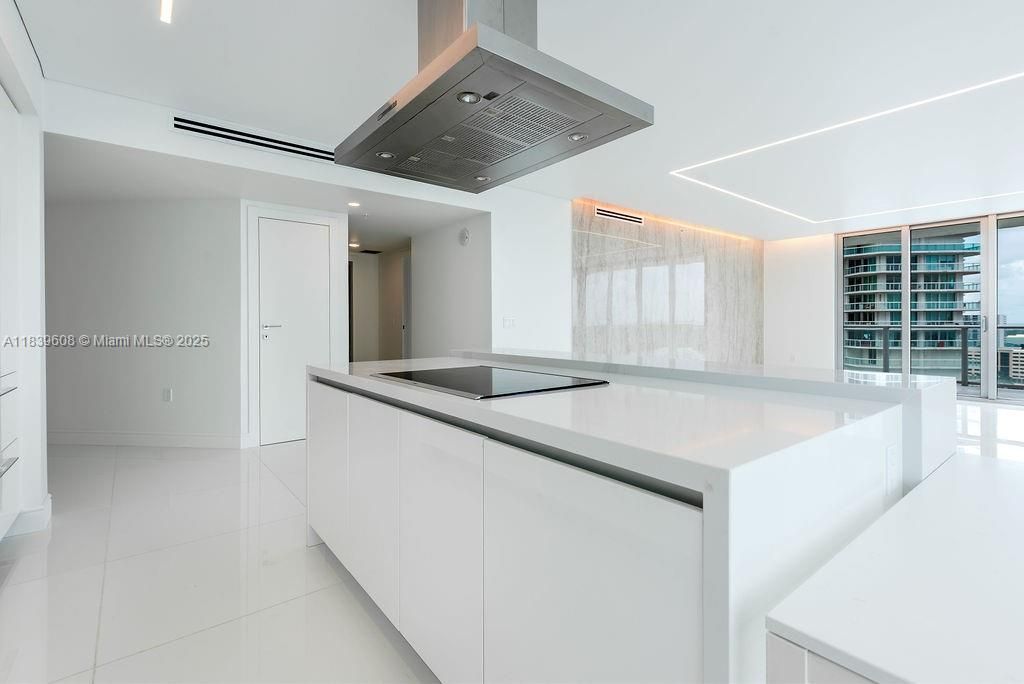 300 Sunny Isles Blvd, Unit 4-1808, Sunny Isles Beach, FL 33160 Photo