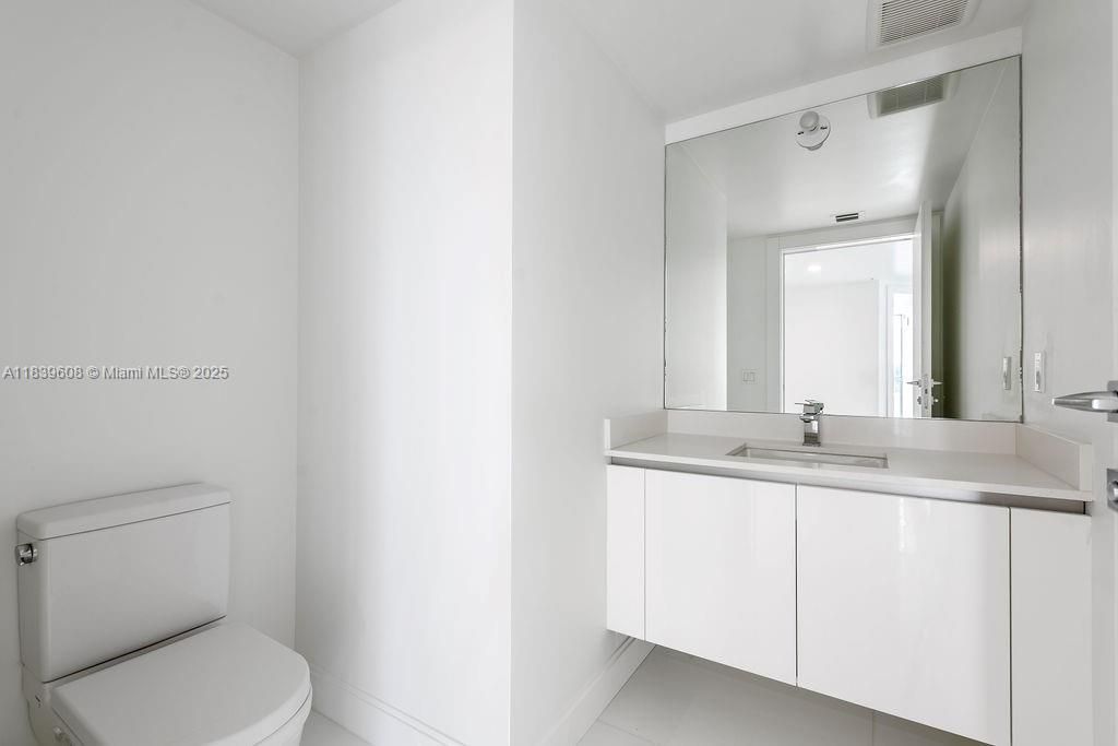 300 Sunny Isles Blvd, Unit 4-1808, Sunny Isles Beach, FL 33160 Photo