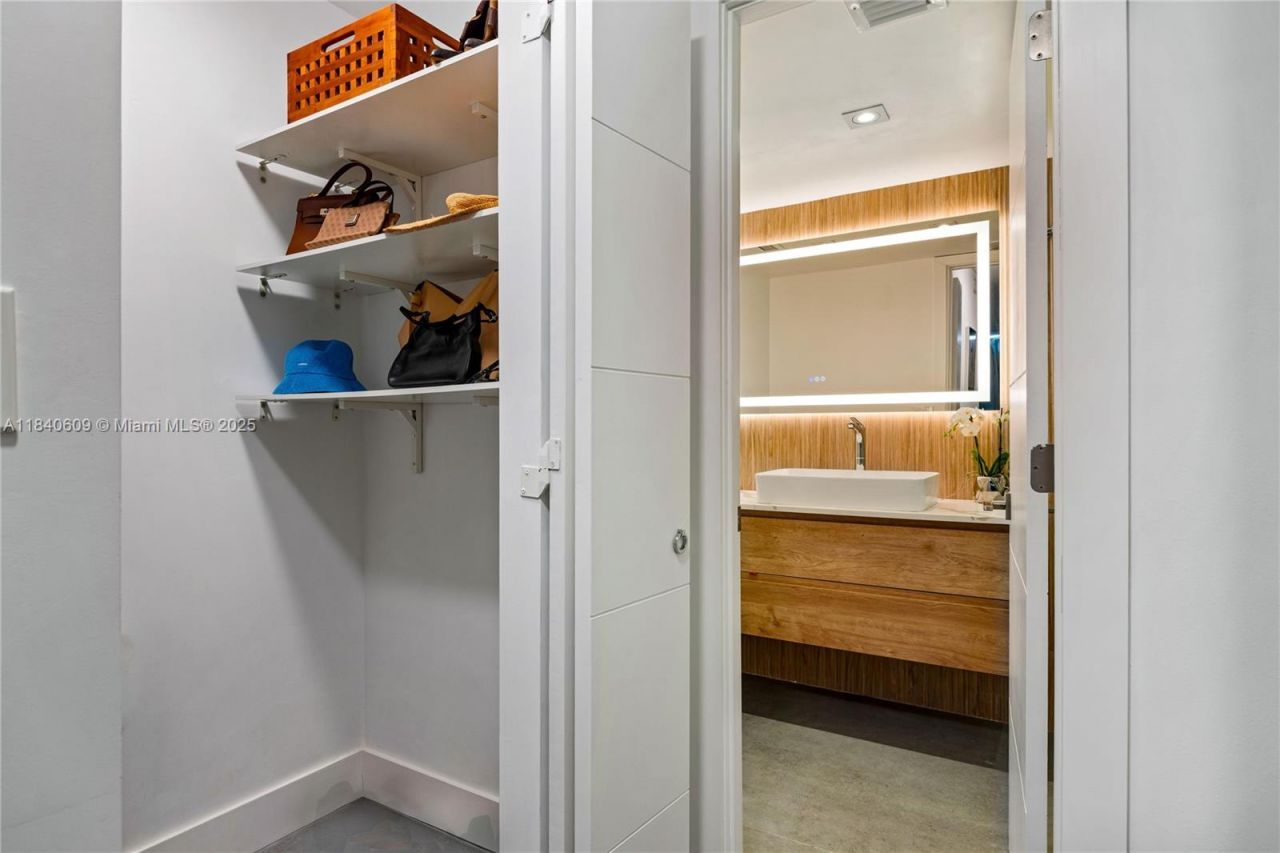 2780 NE 183rd St, Unit 1714, Aventura, FL 33160 Photo