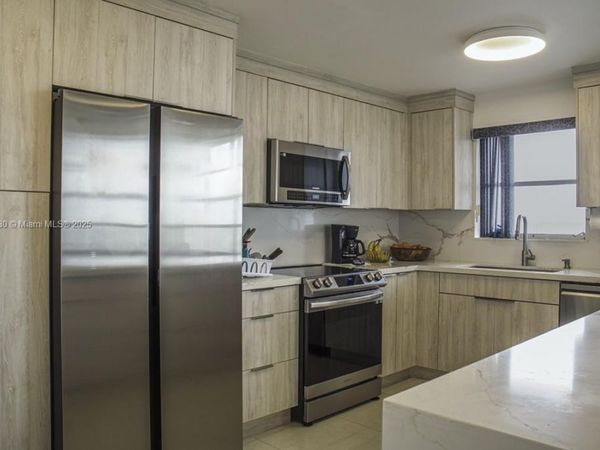 2780 NE 183rd St, Unit 1001, Aventura, FL 33160