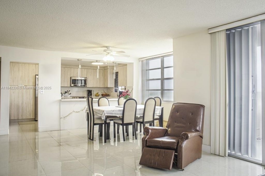 2780 NE 183rd St, Unit 1001, Aventura, FL 33160 Photo