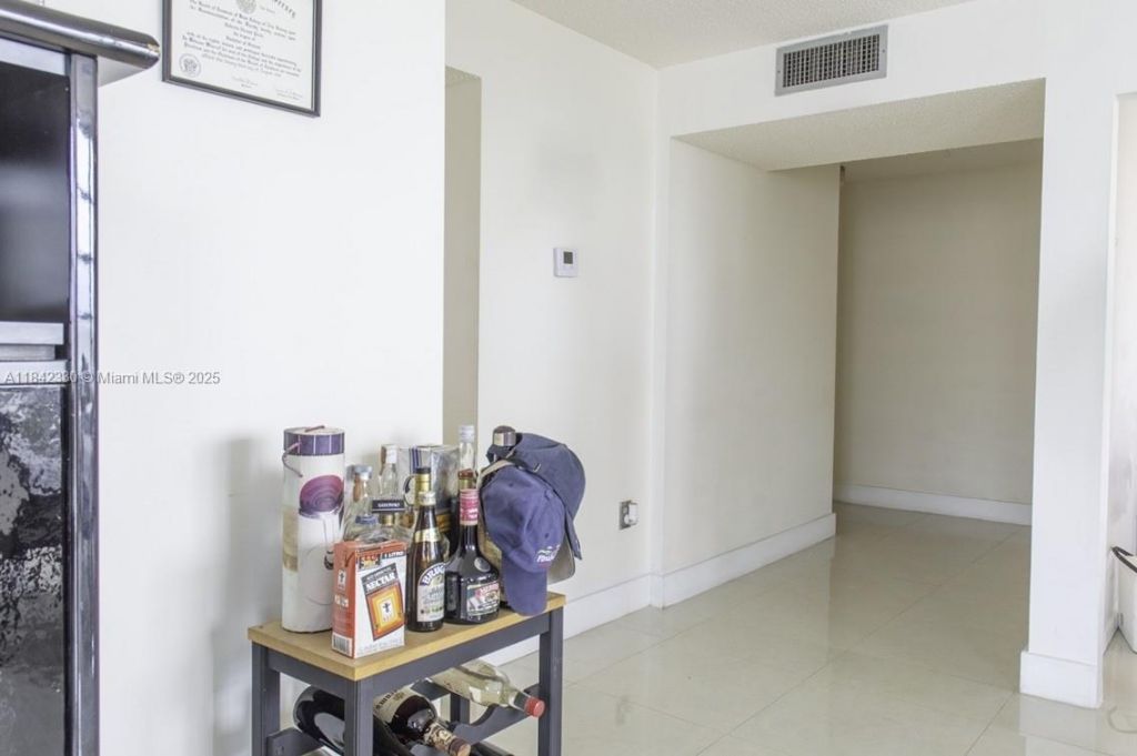 2780 NE 183rd St, Unit 1001, Aventura, FL 33160 Photo