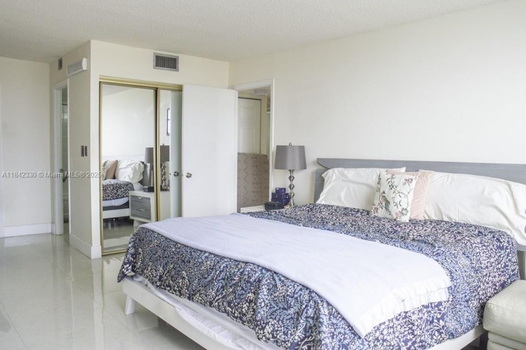 2780 NE 183rd St, Unit 1001, Aventura, FL 33160 Photo