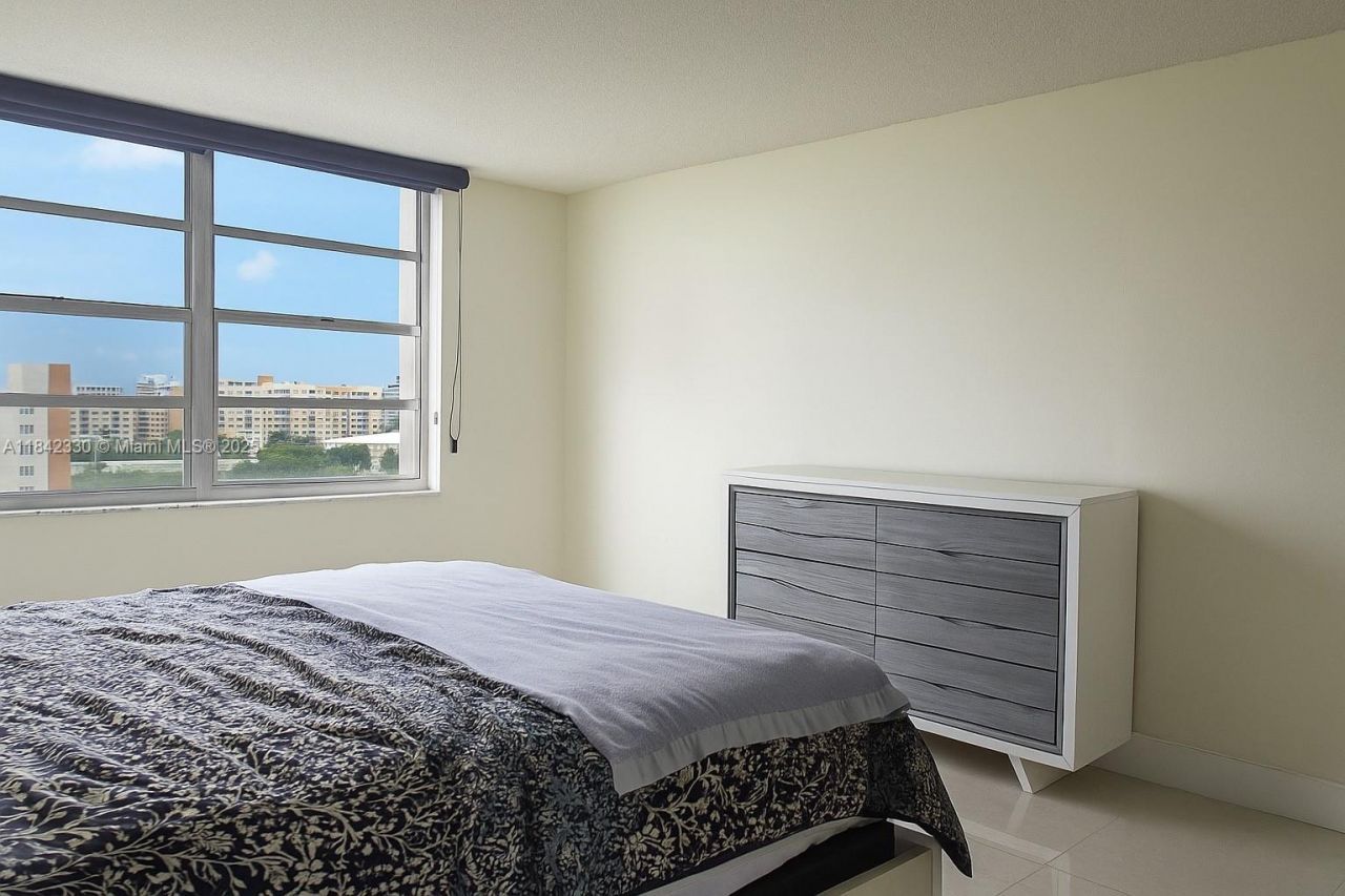 2780 NE 183rd St, Unit 1001, Aventura, FL 33160 Photo