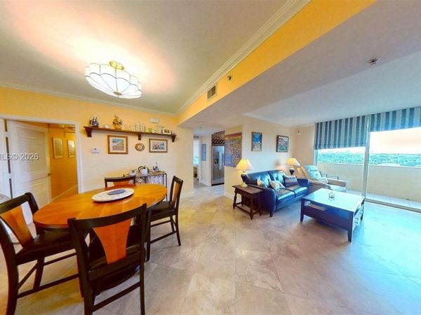 2425 SW 27th Ave, Unit 701, Miami, FL 33145