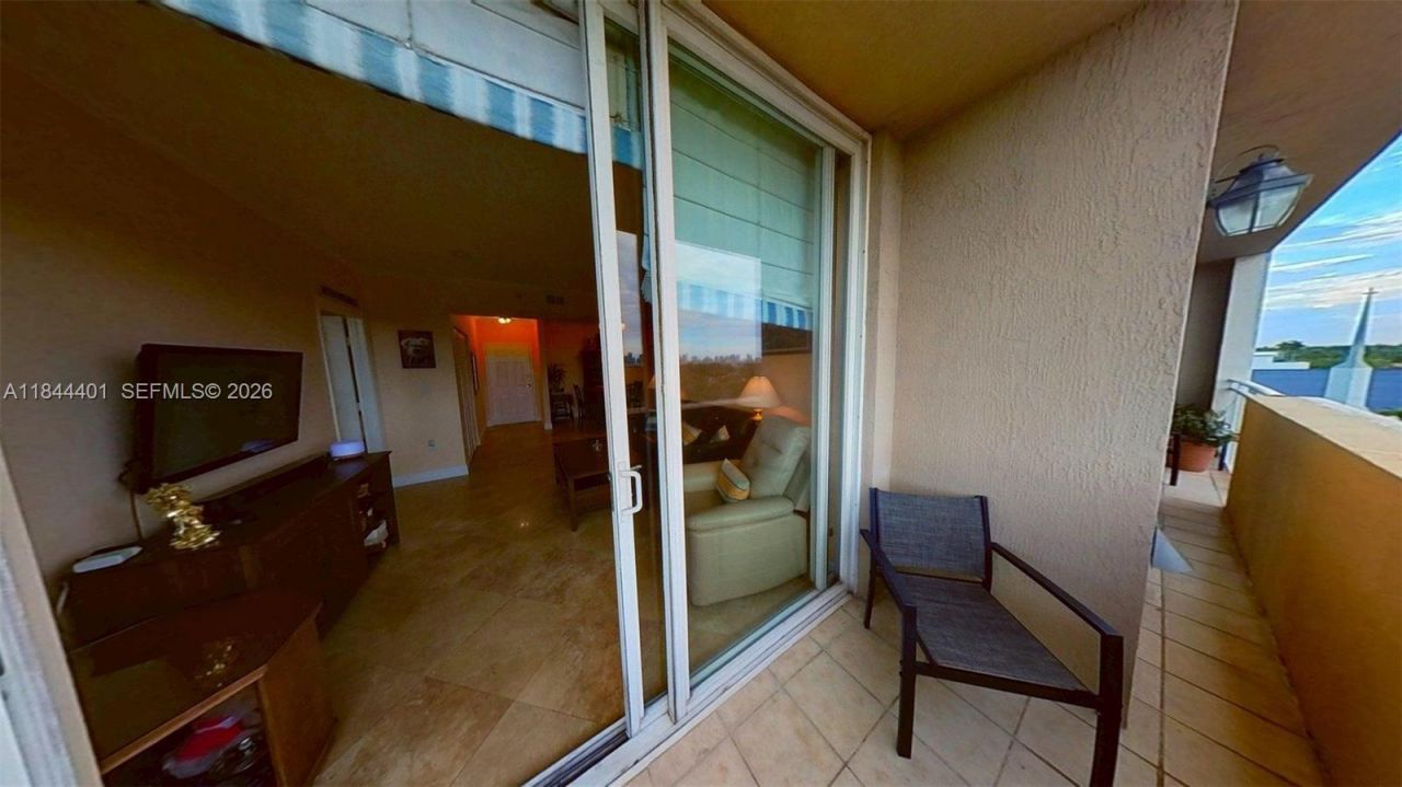 2425 SW 27th Ave, Unit 701, Miami, FL 33145 Photo