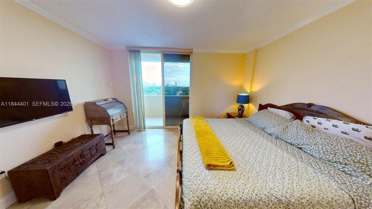 2425 SW 27th Ave, Unit 701, Miami, FL 33145 Photo