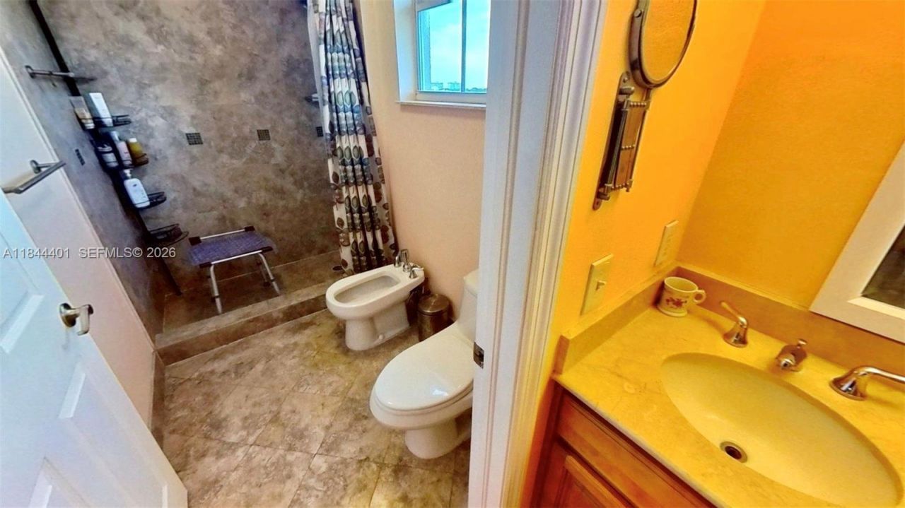 2425 SW 27th Ave, Unit 701, Miami, FL 33145 Photo