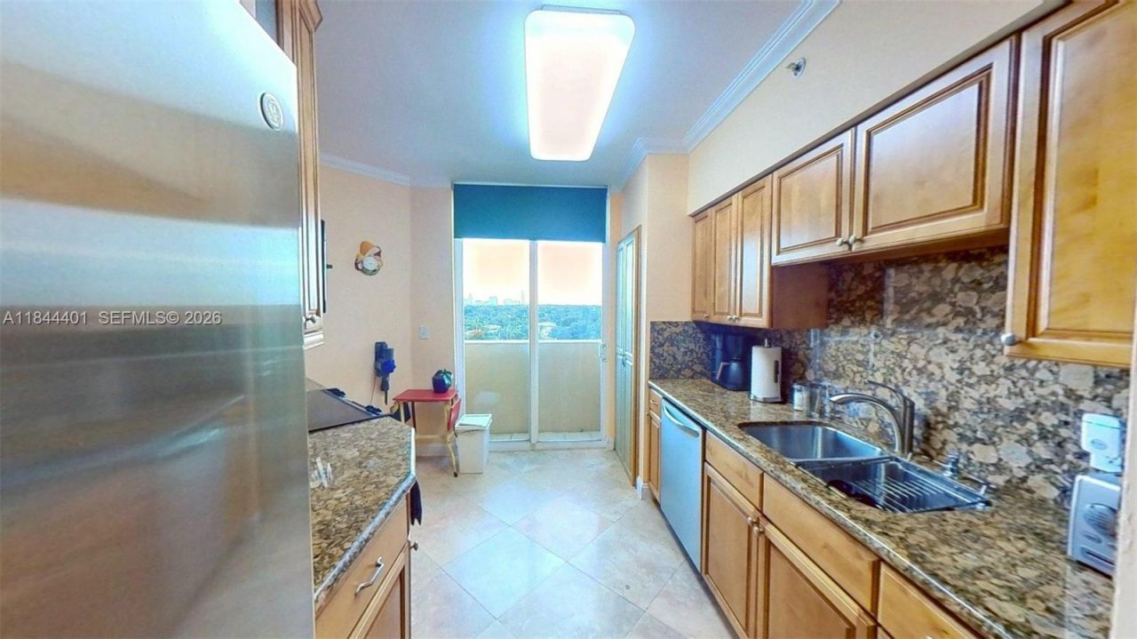 2425 SW 27th Ave, Unit 701, Miami, FL 33145 Photo