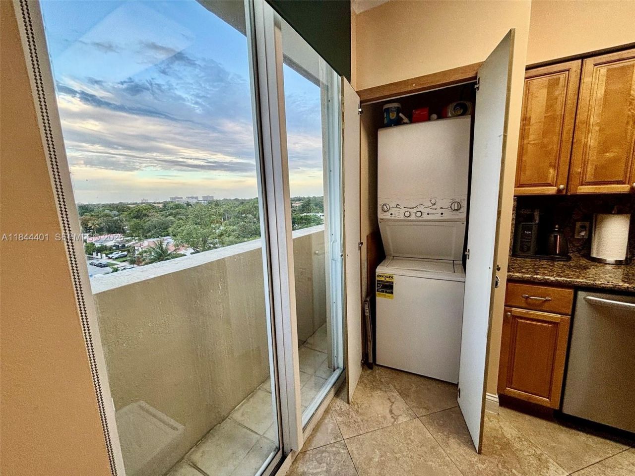 2425 SW 27th Ave, Unit 701, Miami, FL 33145 Photo